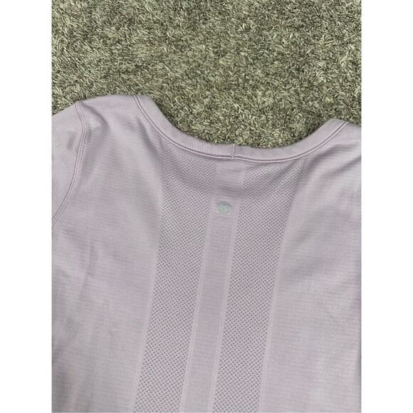 Lululemon Swiftly Relaxed Short-Sleeve Shirt Hip Length Tee Light Purple Size 6 - Picture 6 of 6